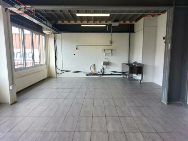 BAIL FLEXIBLE Bureau/atelier/dépôt 79m2 avec eau + évacuation