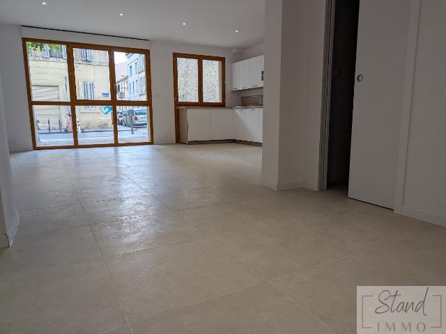 Baille Conception T2 entièrement rénové, lumineux, calme