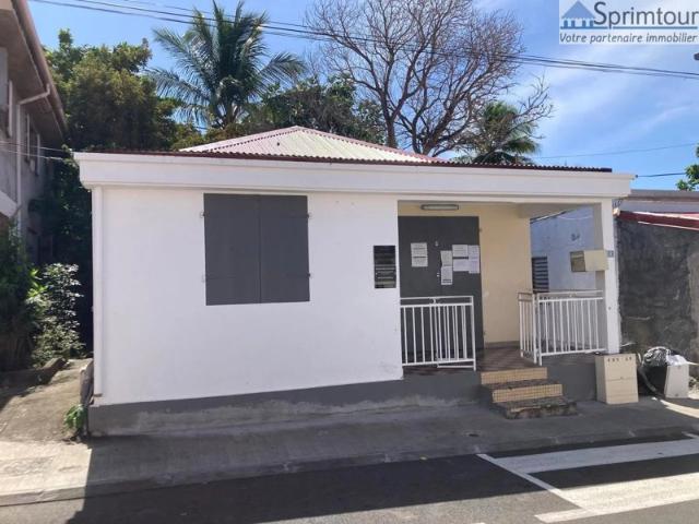 BAILLIF MAISON DE VILLE OCCUPEE PAR UN CABINET MEDICAL ID