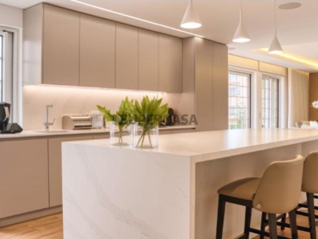Bairro do Rosario* Vive neste penthouse lindamente renovado