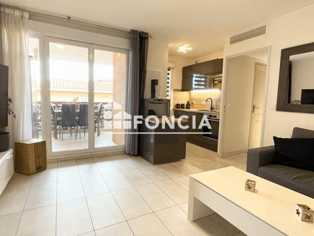 BAISSE DE PRIX À VENDRE IDÉAL INVESTISSEMENT – Charmant 2 pièces avec terrasse vue lac, à 5 min des plages et de La Napoule