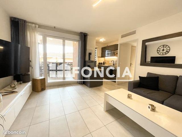 BAISSE DE PRIX À VENDRE IDÉAL INVESTISSEMENT – Charmant 2 pièces avec terrasse vue lac, à 5 min des plages et de La Napoule