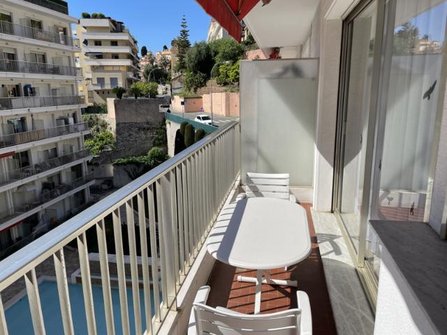 BAISSE DE PRIX ! EXCLUSIVITE T1 avec balcon Menton Garavan e