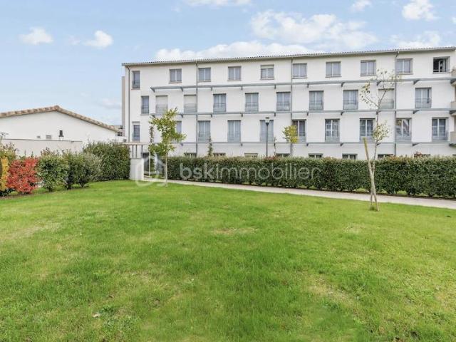 BAISSE DE PRIX Spécial investisseurs T2 meublé et parking en résidence gérée