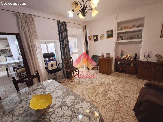 ¡ BAJA DE PRECIO! AMPLIO PISO EN EL CENTRO
