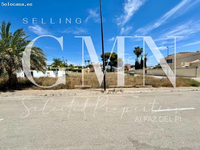 BAJADA DE PRECIO ! Exclusiva parcela en esquina en Alfaz del Pi, ideal para construir la casa de tu