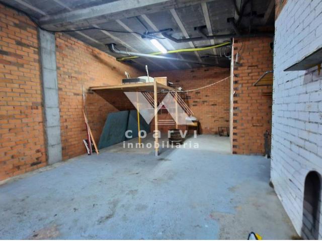 Bajo comercial en A Valenzá