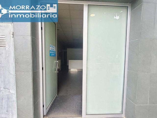 Bajo comercial en el centro Bueu