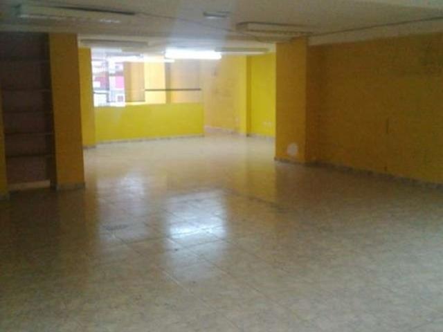 BAJO COMERCIAL EN ENSACHE JUNTO A LA PLAZA ROJA