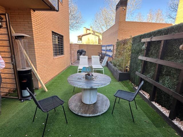 Bajo con 110 m2 de patio