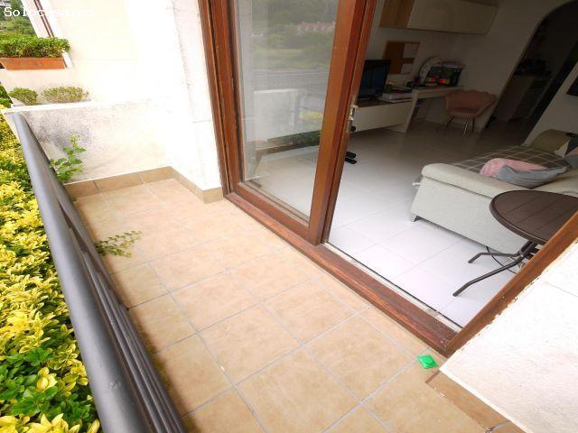 Bajo con jardín privado a un paso de la playa de Isla