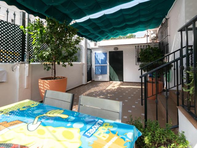BAJO CON PATIO REFORMADO EN BDA LA PLATA
