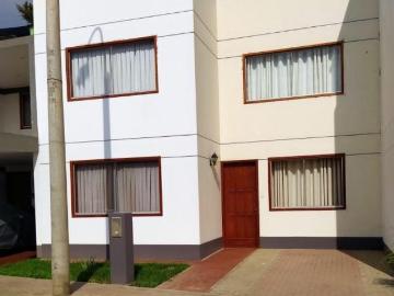 BAJO DE PRECIO, ALQUILER CASA DE TRES PISOS EN HUAURA CONDOMINIO SANTA MARIA