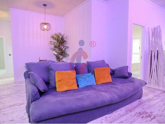 ¡Bajo de tres dormitorios en venta en La Mata, Torrevieja!