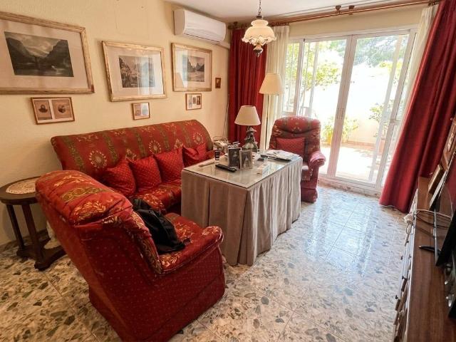 BAJO PARA ENTRAR A VIVIR CON DOS PATIOS EN SANTA ROSA