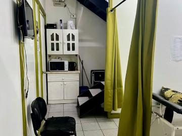 Bajo precio propiedad con 3 locales comerciales valparaíso | espacio, 180000. 00 en Valparaíso