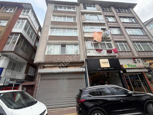 Bakırköy Yenimahallede Marmaray İstasyonunun Tam Karşısında Satılık 1+1 Daire