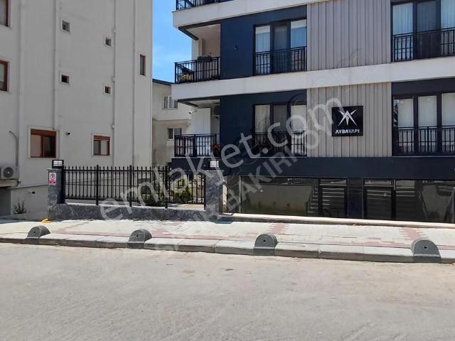 Bakırköy Zuhuratbaba'da Kiracılı, Depolu, Sıfır Satılık Dükkan