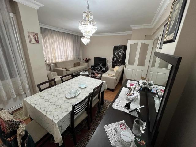 Bakırköy Osmaniye Meydanda 1.kat 3+1 110 M2 Açıkotoparklı