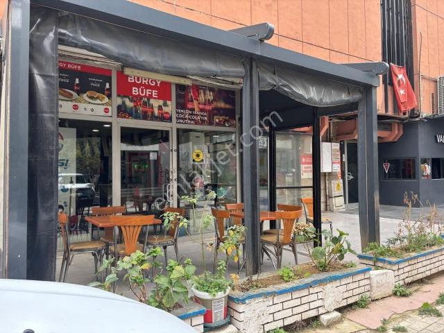 Bakırköy'de Kıymetli 75 M2 Kullanımlı Düz Giriş Dükkan