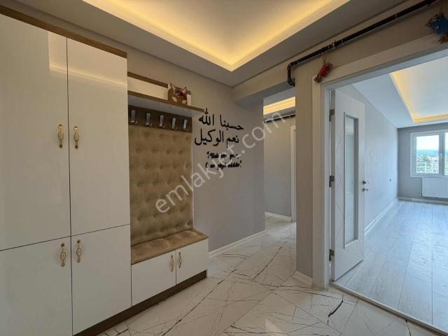 Bakan Dan Cumhuriyette İzban Karşısı 3+1 145 M2