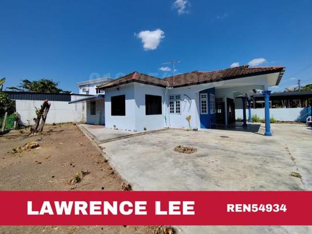 BAKAR SAMpAH BIG LAND SINGLE STRY BUNGALOW FOR RENT