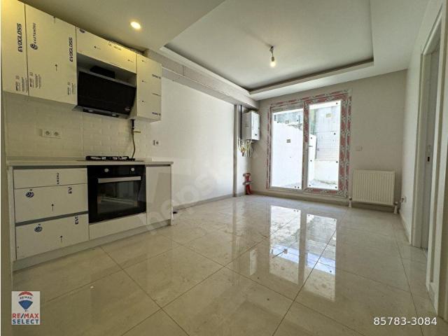 BAKIRKÖY YENİMAHALLEDE YENİ BİNADA ÖZEL BAHÇELİ 1+1 SATILIK DAİRE