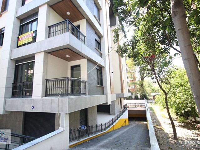 BAKIRKÖY MEYDANA YAKIN SIFIR OTURUMA HAZIR 2+1 KÖŞE DAİRE