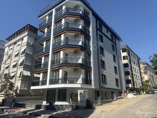 BAKIRKÖYDE SIFIR BİNADA KİRALIK 3+1 ASANSÖRLÜ KOMBİLİ DAİRE