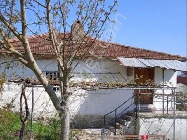 Balya Semizköy'de Satılık Müstakil Köyevi Ve Arsası
