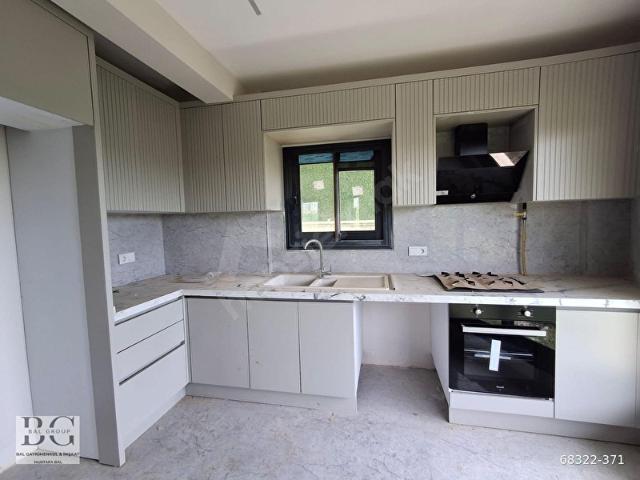 BAL GAYRİMENKUL'den CÜNEYTBEYDE ÖNÜ AÇIK KÖŞE 4+1 VİLLA