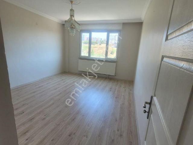 Balıkesir Bandırma Levent Mahallesi'nde Kiralık 2+1 Daire