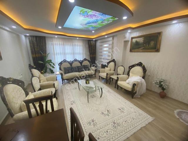 Balıkesir Edremit Kadıköyde Merkezi Konumda Satılık 3+1 Daire
