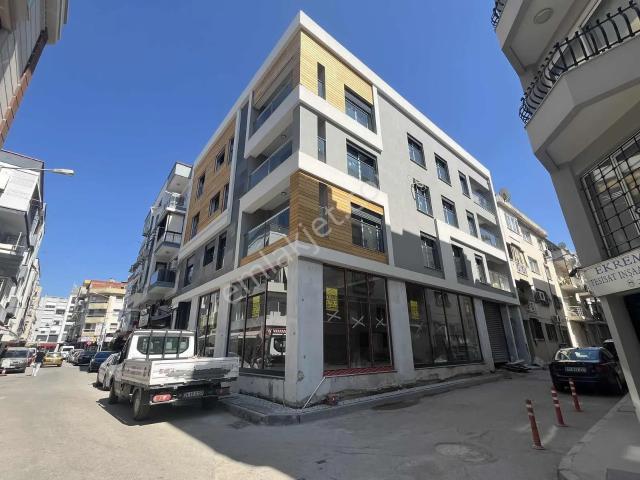 Balçova Onur Mahallesinde Sıfır 3+1 Kapalı Otoparklı Lüks Daire