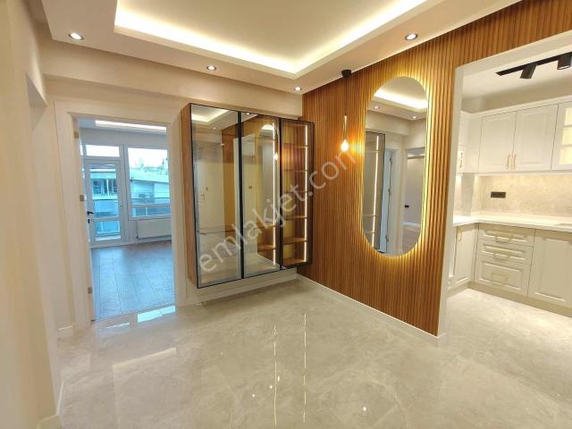 Balçova Ata Caddesi Girişi 3+1 130 M2 Satılık Lüx Daire