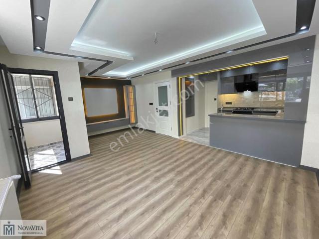 Balçova Demirci Efe Sokak Satılık 3+1 Tadilatlı Daire