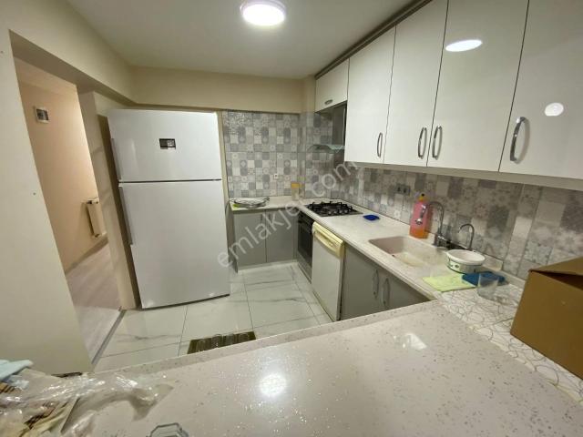 Balçova Çetin Emeç'te Satılık 3+1 Tadilatlı Ferah Daire