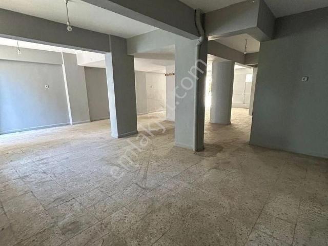 Balçova Teleferik Mh De Çift Cepheli 102 M2 Mutfak Ve Wc Li Depo+dükkan