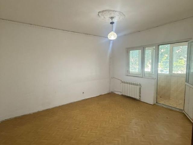 Balada Apartament cu 2 camere,nemobilat, de închiriat, etaj 2