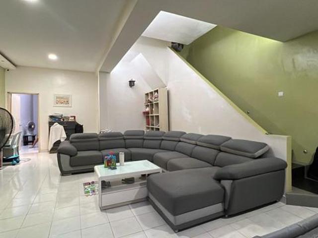 Balakong 25 sty house super good condition well done kitchen extended
