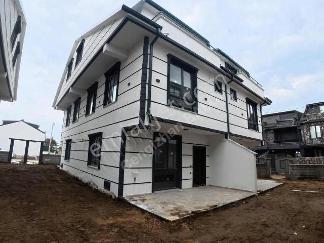 Balcıoğlundan Alanderede Satılık Uygun Lüx 4+1 Triplex Villalar