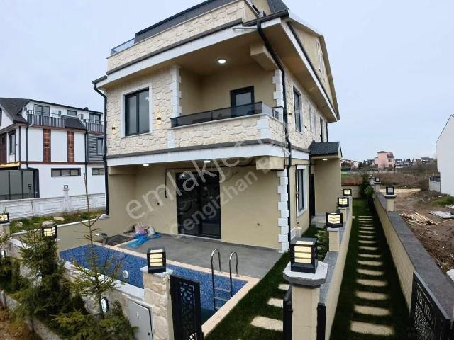 Balcıoğlundan Alanderede Uygun Lüx Havuzlu 4+1 Triplex Villa