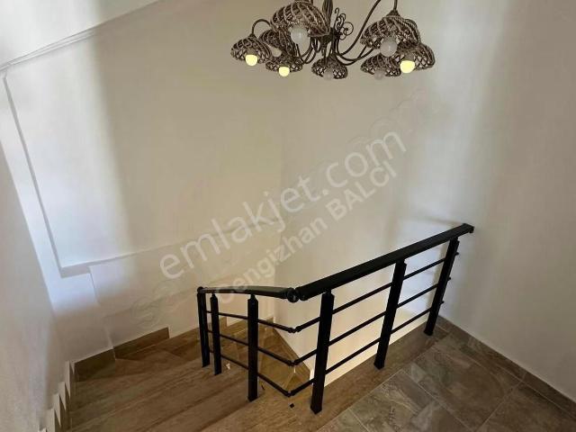 Balcıoğlundan Kocaali Yalıda Uygun Lüx Havuzlu 3+1 Triplex Villa