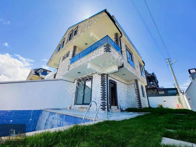 Balcıoğlundan Lüx Kapanmaz Deniz Manzaralı Havuzlu 4+1 Triblex