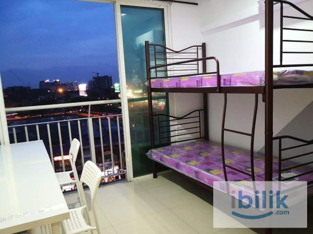 Balcony big Twin Room girl at Menara U2,Shah Alam,3 min WALKING DISTANCE TO MSU & AEON SHAH ALAM
