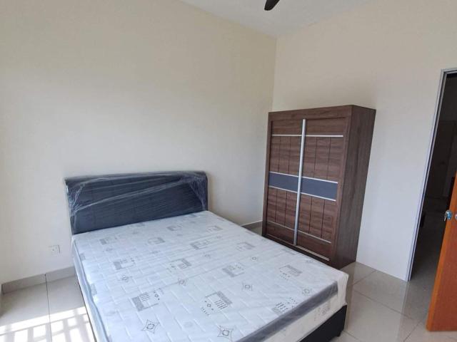 Balcony Female Middle Room Oug Parklane