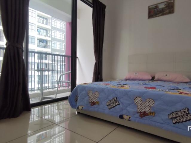 Balcony room at casa green, bukit jalil near lrt, fully furnished, facing swimming pool good scenic view