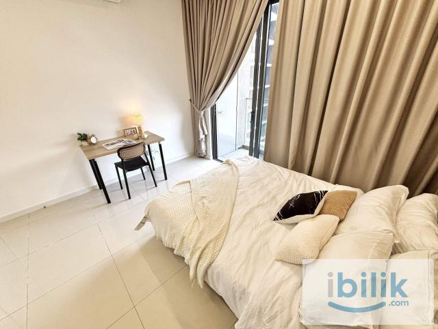 Balcony room for mix gender house in ampang near to klcc, tar umt & great food spots ️