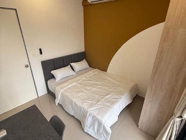 Balcony Room @ M LUNA Residence, KEPONG, Fully Furnished with Internet & Cleaning