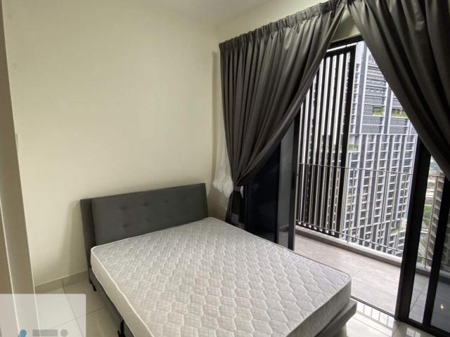 Balcony Room @ Millerz